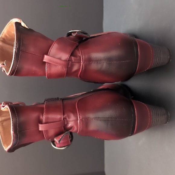 Vangelo Donna Red Heeled Faux Fur Lined Side Zippered Ankle Boots,Size 40. - Picture 6 of 15